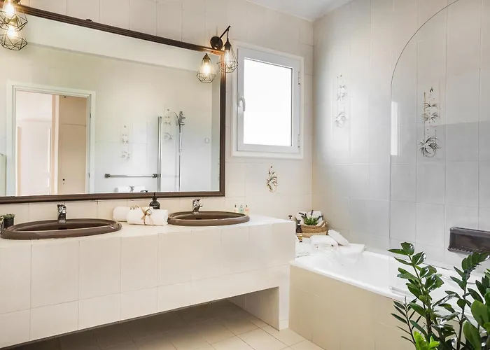 Апартаменты Malibu &